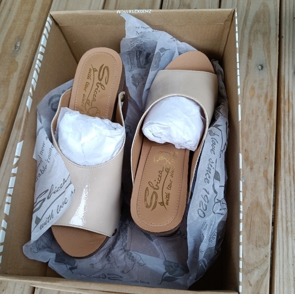 Women's Sbicca Montrose Cream Studded Mule Clog Shoes Size 7 - Picture 2 of 11